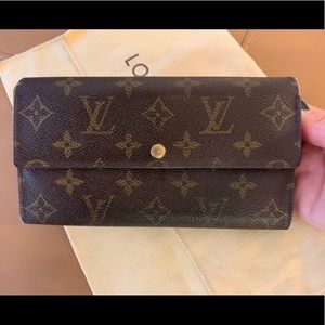 ❤️ LOUIS VUITTON ❤️ Monogram Fabulous Long…